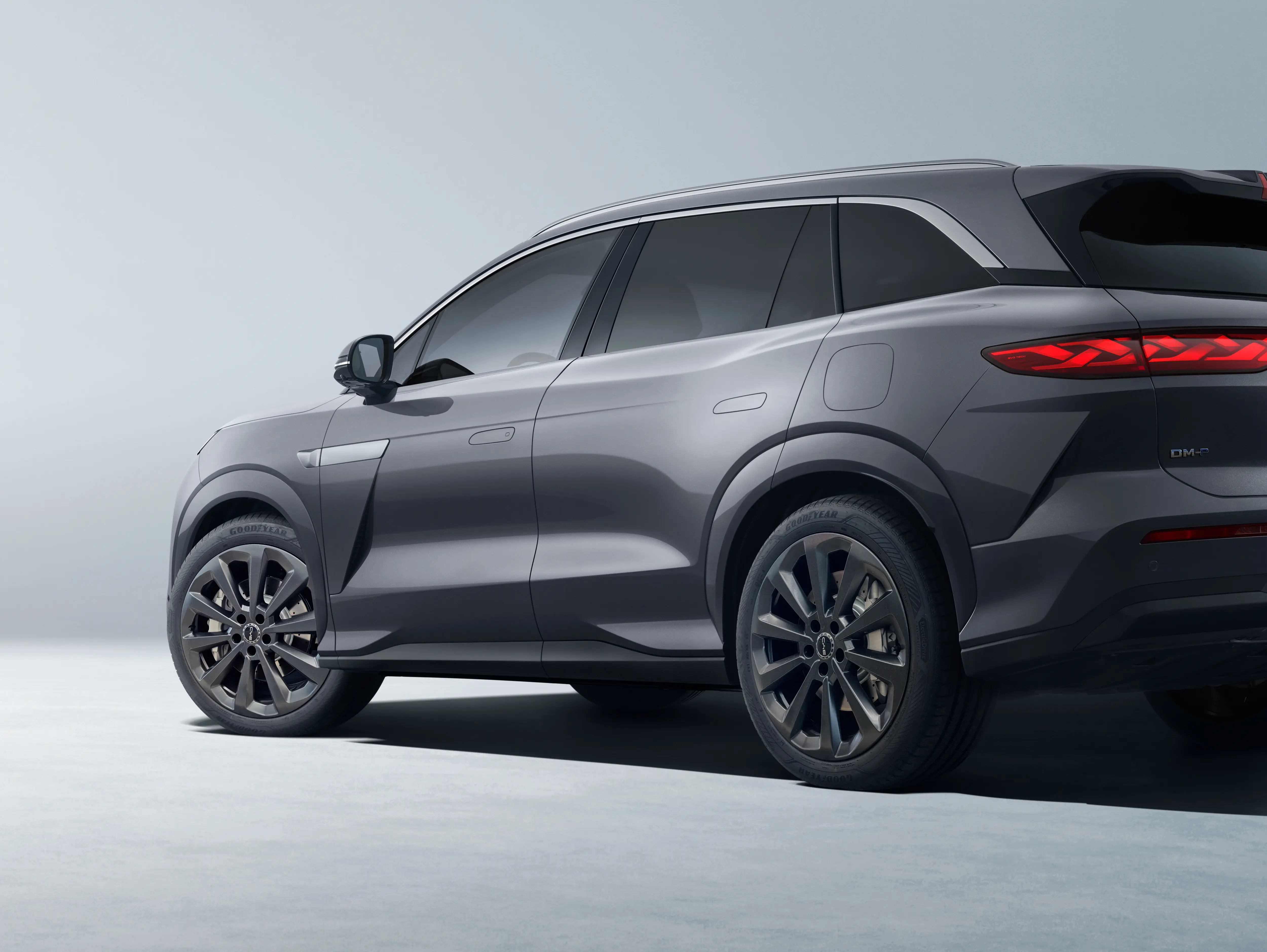 BYD ATTO 8 DM-P - Diseño exterior